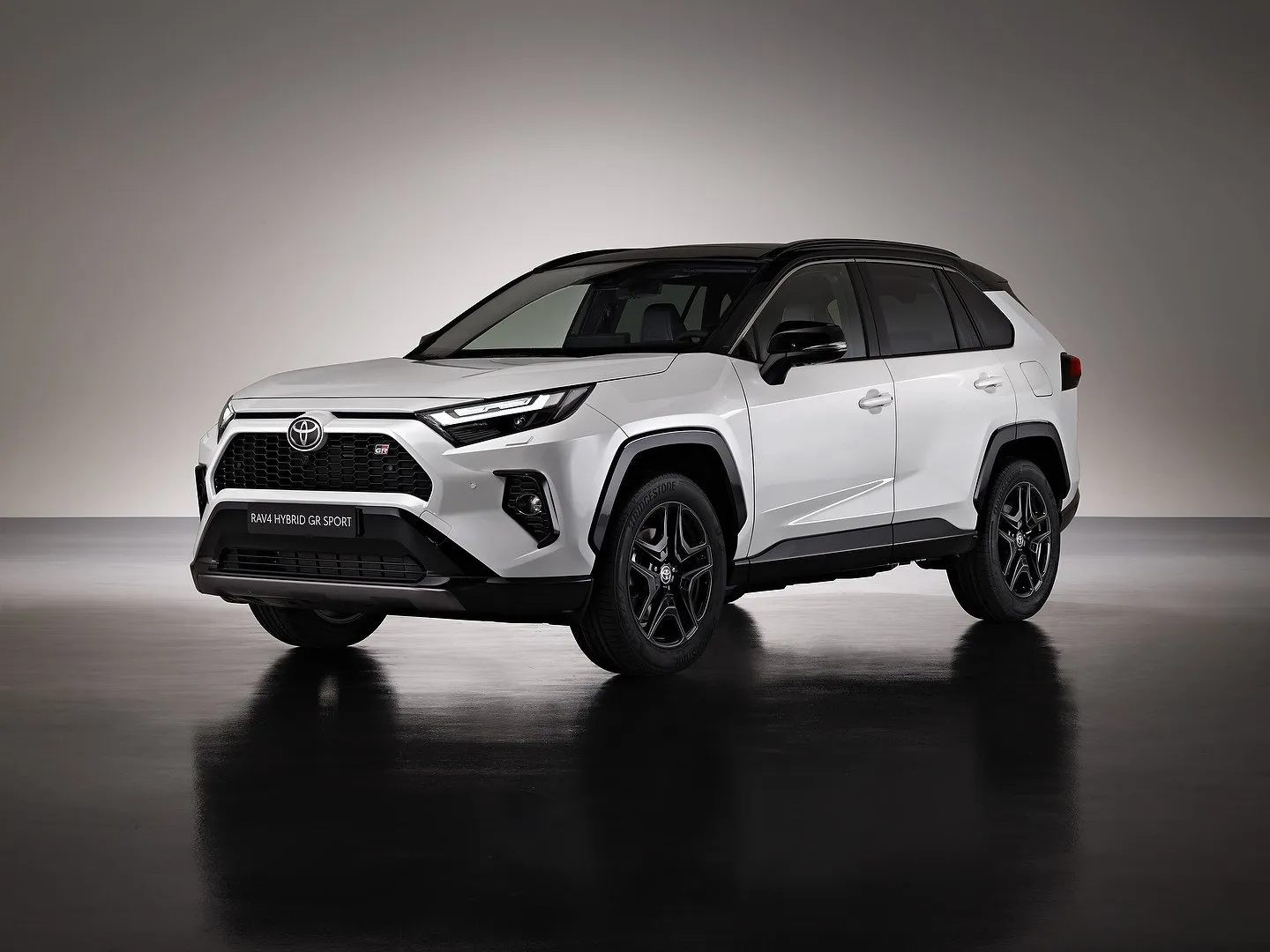 Siap Guncang Pasar SUV! Toyota RAV4 Generasi Terbaru Bawa Teknologi Hybrid Paling Canggih