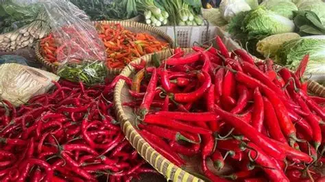 Efek Cuaca Buruk? Pasokan Menipis, Harga Cabai di Pasar Induk Mulai Tak Masuk Akal