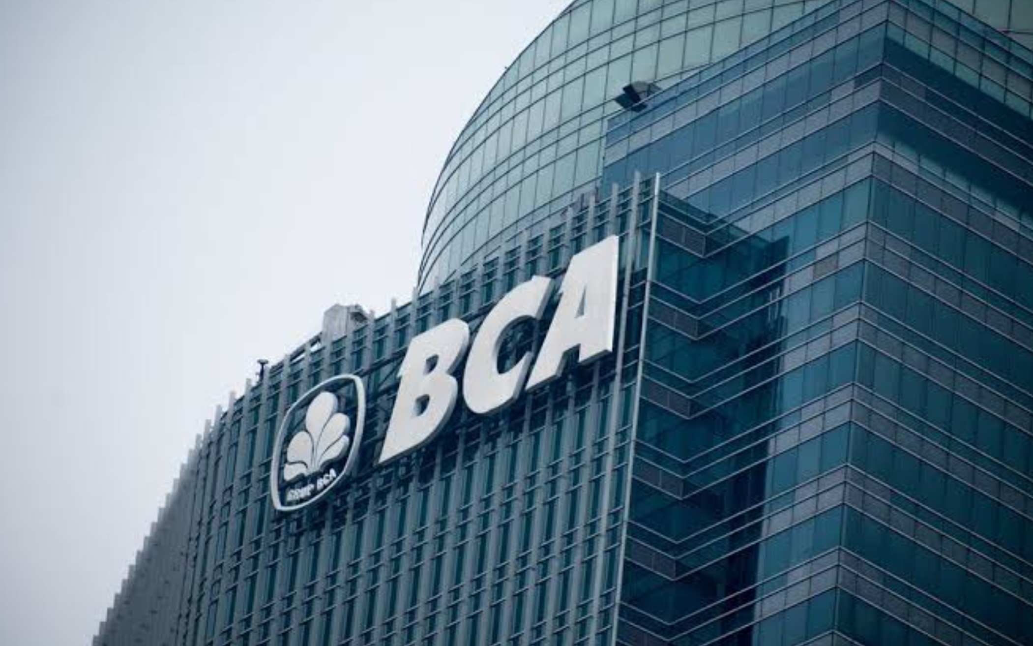 Aturan Baru BCA Soal Saldo Minimum Dinilai Bebani Nasabah Kecil