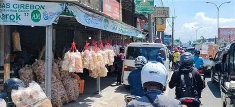 Berburu Cita Rasa Khas Rekomendasi Oleh-Oleh Mudik Cirebon yang Tak Boleh Terlewatkan