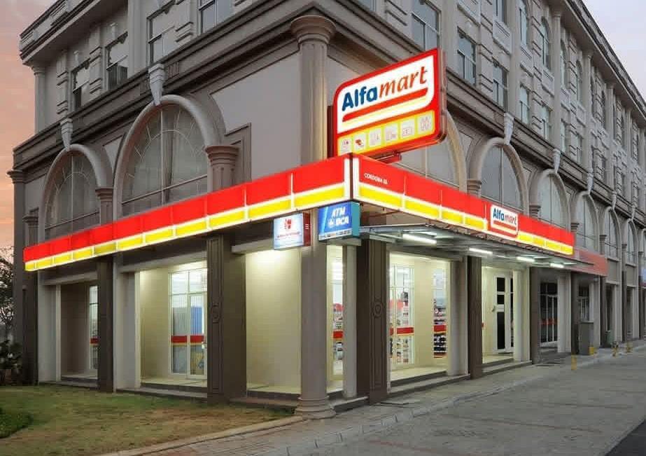 Bioskop Mini Alfamart Jadi Sorotan, Nonton Film Murah Kini Makin Dekat dari Rumah