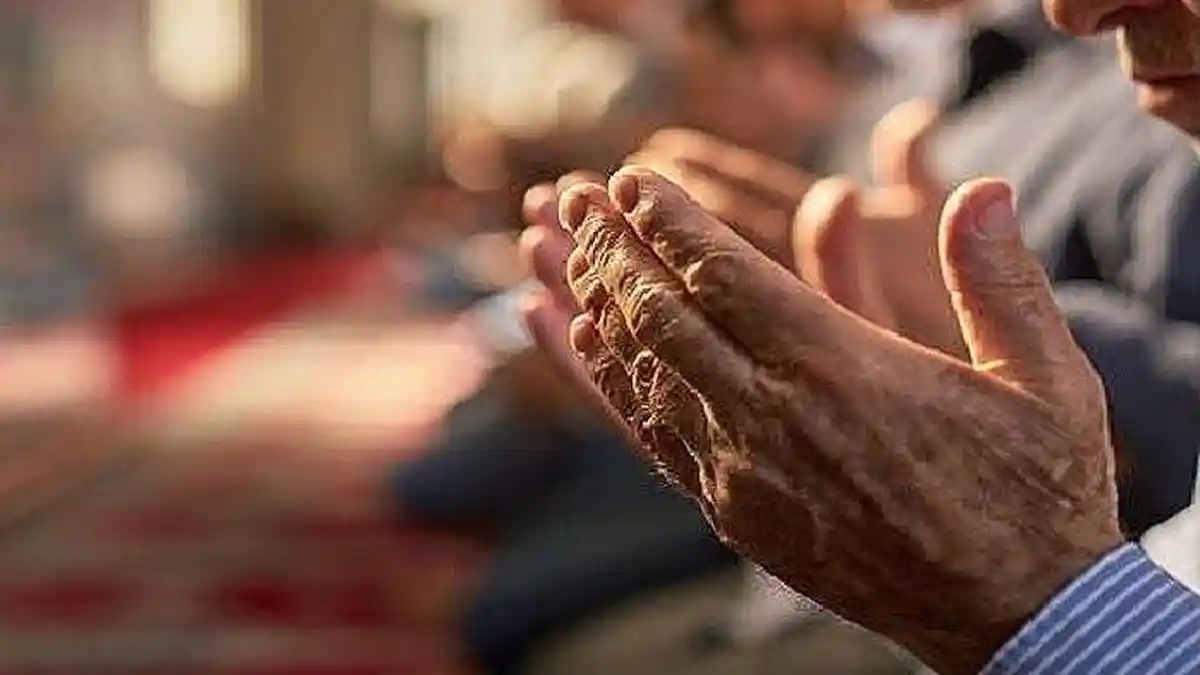 Doa Setelah Shalat Tarawih Arab, Latin, dan Maknanya