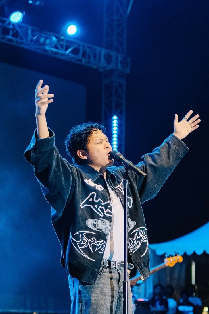 Hindia Siap Getarkan Panggung Naragigs Cirebon, Cek Jadwal dan Harga Tiketnya!