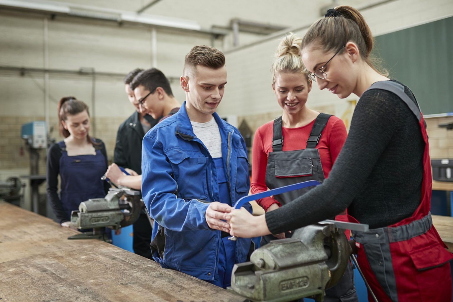 Lulus SMA Bingung Mau Kemana? Ausbildung ke Jerman Bisa Jadi Solusi Cuan