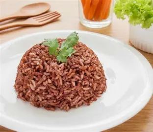 Nasi Merah, Pilihan Karbohidrat Sehat dengan Beragam Manfaat bagi Tubuh.