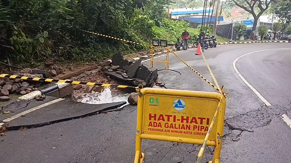 Pipa Utama PDAM Cirebon Jebol di Plangon, 30 Ribu Pelanggan Krisis Air Bersih