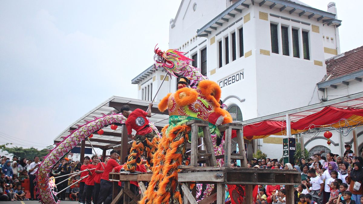 Stasiun Cirebon Gelar Perayaan Imlek 2026, Hadirkan Barongsai hingga Pameran UMKM