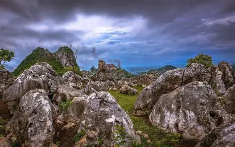 Stone Garden Citatah, Wisata Alam Unik dengan Panorama Batu Purba dan Udara Sejuk