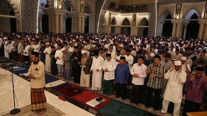 Tata Cara Shalat Tarawih Lengkap dengan Bacaan Niat dan Doa Setelahnya