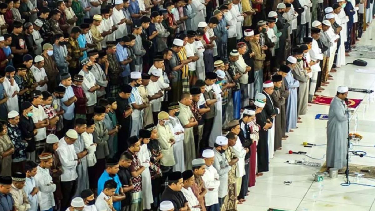 Tata Cara Sholat Tarawih 11 Rakaat Pola 4-4-3 yang Praktis dan Sesuai Sunnah